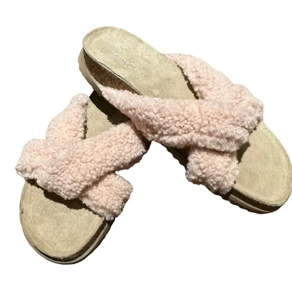Treasure & Bond Womens Size 8 Pink Sherpa Crossover Sandals